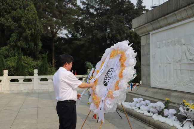 整理挽聯(lián)。楊鈺 攝（修圖）.jpg