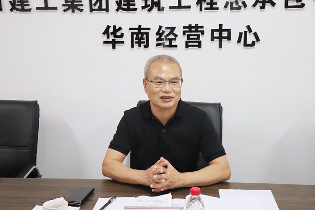 鄧少新在會上發(fā)言。周煜川 攝（修圖）.jpg