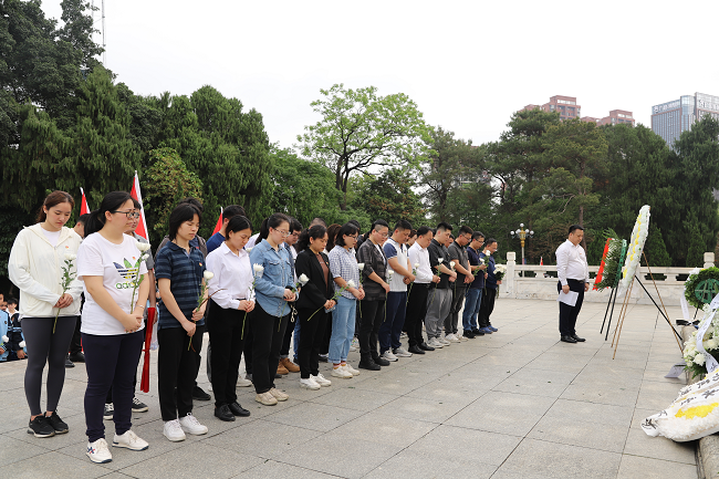 全體默哀。林成斌 攝（修圖）.png