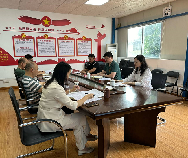 調(diào)研會(huì)現(xiàn)場。王瑩攝（修圖）.png